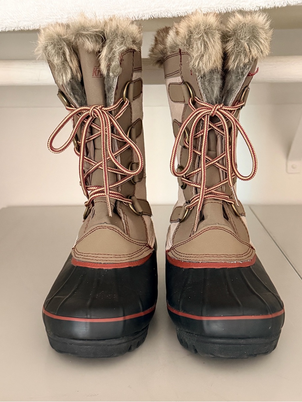 Khombu Northstar Winter Snow Boots Womens 8 Tan Black Faux Fur Lined Waterproof